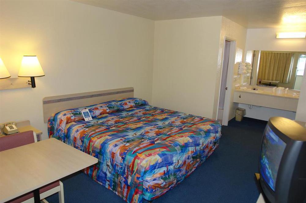 Hotel 6-coos Bay, Or